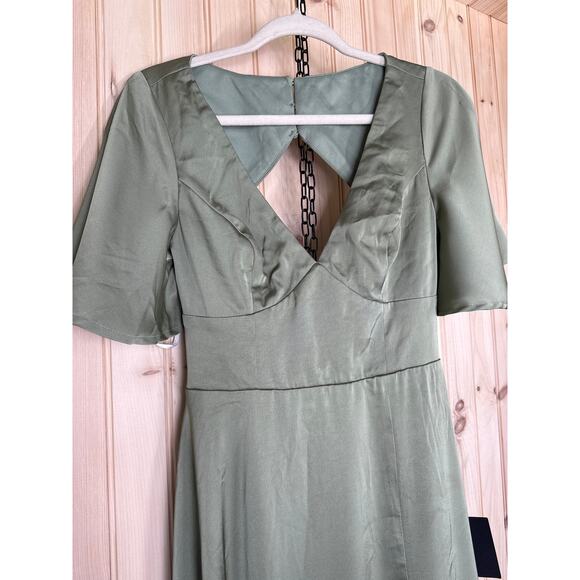 NWT Lulus Elegant Confidence Sage Satin Flutter Sleeve Cutout Maxi Dress Size S - Picture 4 of 10